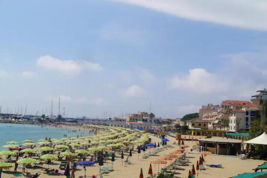Casa Carina Centro Citta Con Garage Privato Leilighet Sanremo Eksteriør bilde