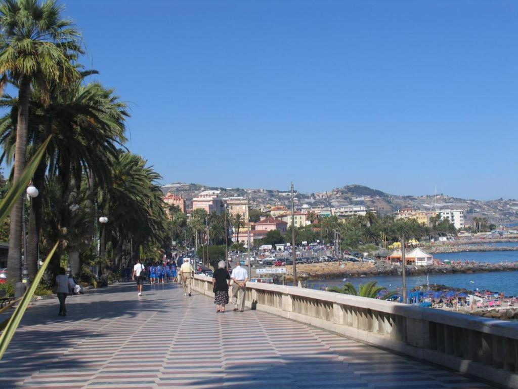 Casa Carina Centro Citta Con Garage Privato Leilighet Sanremo Eksteriør bilde